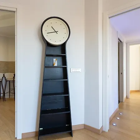 Piramide View By In * Rome